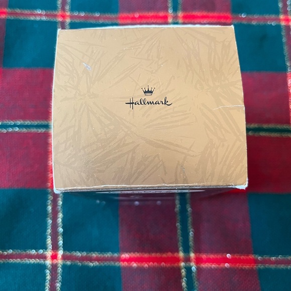 Hallmark Space Shuttle Ornament - Picture 4 of 8